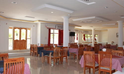 Reenam Hotel Leh Restaurant