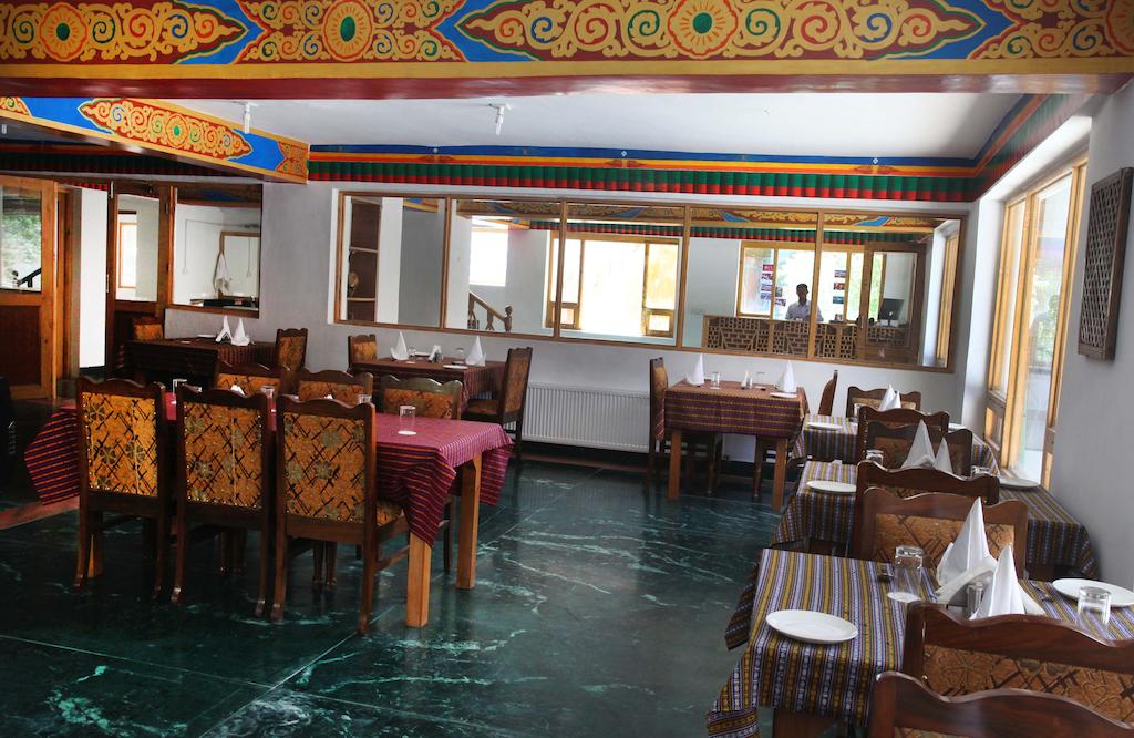 The Himalaya Hotel Leh Restaurant